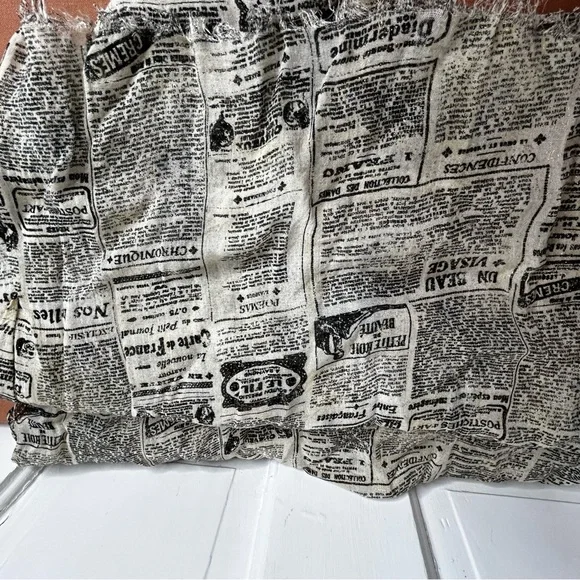 Patricia Nash Vintage Oil rub Newspaper scarf - Picture 2 of 3